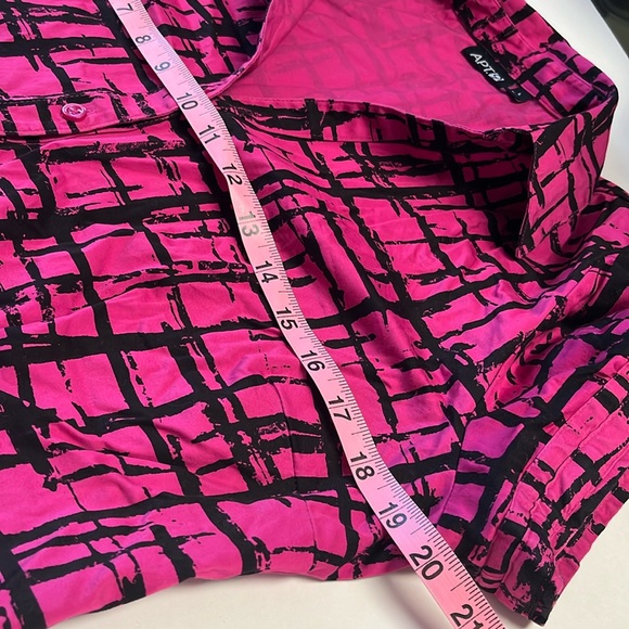 Apt 9  top L - Picture 4 of 9